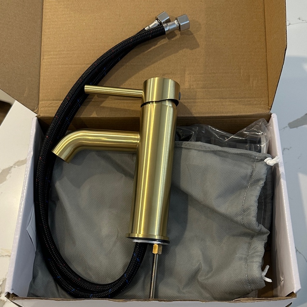 NEW Becaa Gold Bathroom Faucet Lead Free Single Handle Basin